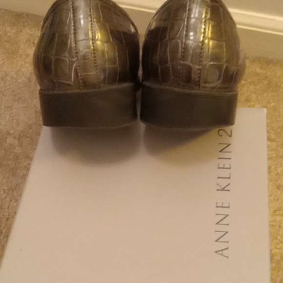 Anne Klein 2 iflex Aklange Pewter Short Heeled Loafer Style w box - Picture 8 of 12